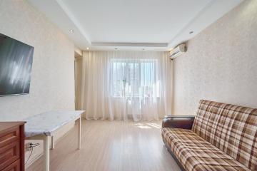 Фото №1: 2-комнатная квартира 38 м² - Краснодар, мкр. Юбилейный, б-р Платановый, 4