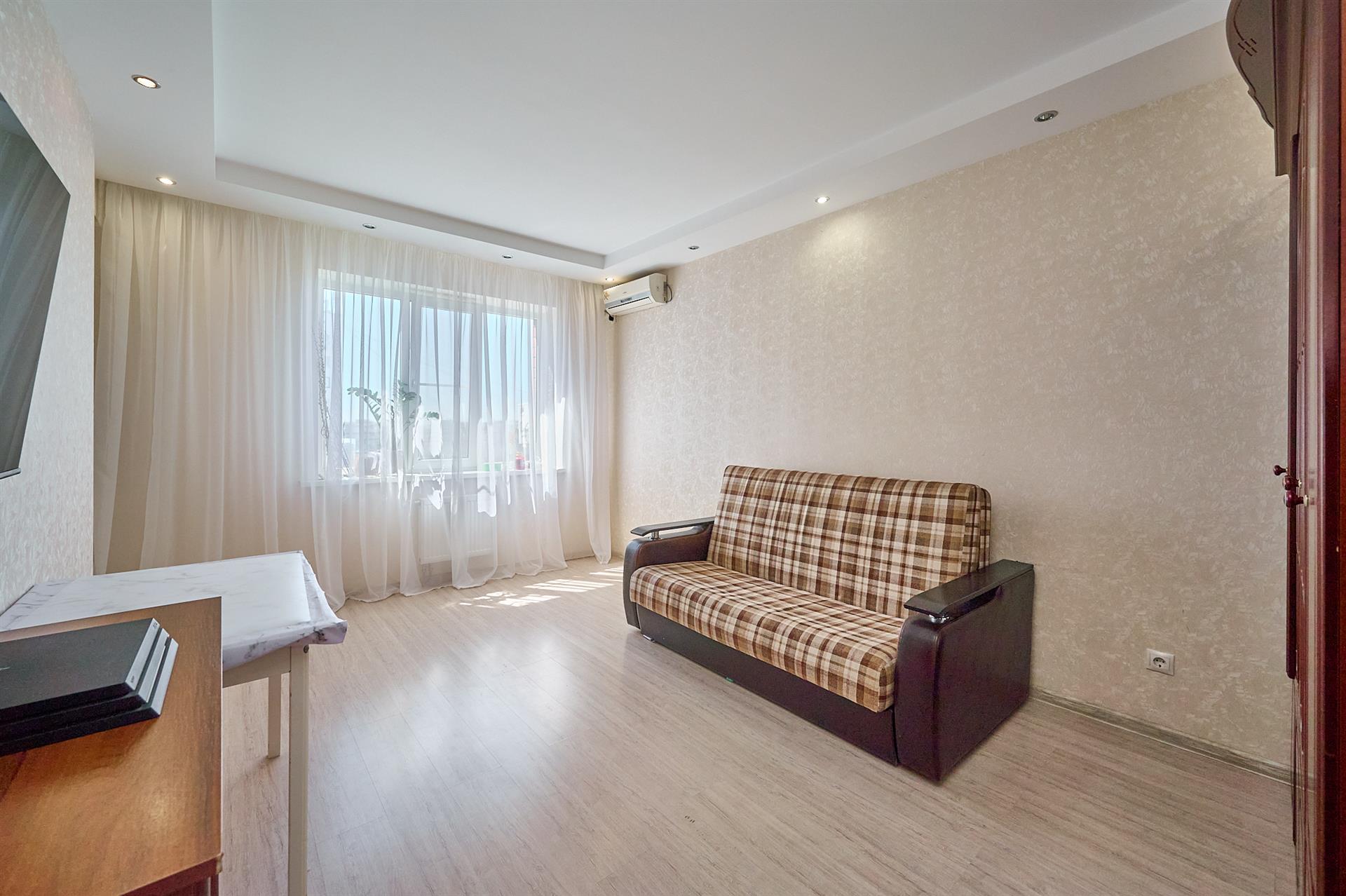 Фото №3: 2-комнатная квартира 45 м² - Краснодар, Западный внутригородской округ, мкр. Юбилейный, б-р Платановый, 4