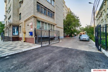 Фото №1: 4-комнатная квартира 74 м² - Краснодар, мкр. Центральный, ул. Красноармейская, 140