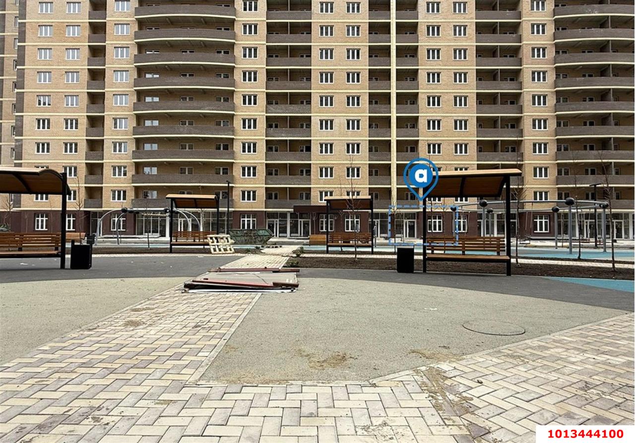Фото №1: Торговое помещение 40 м² - Краснодар, имени Петра Метальникова, ул. Петра Метальникова, 36