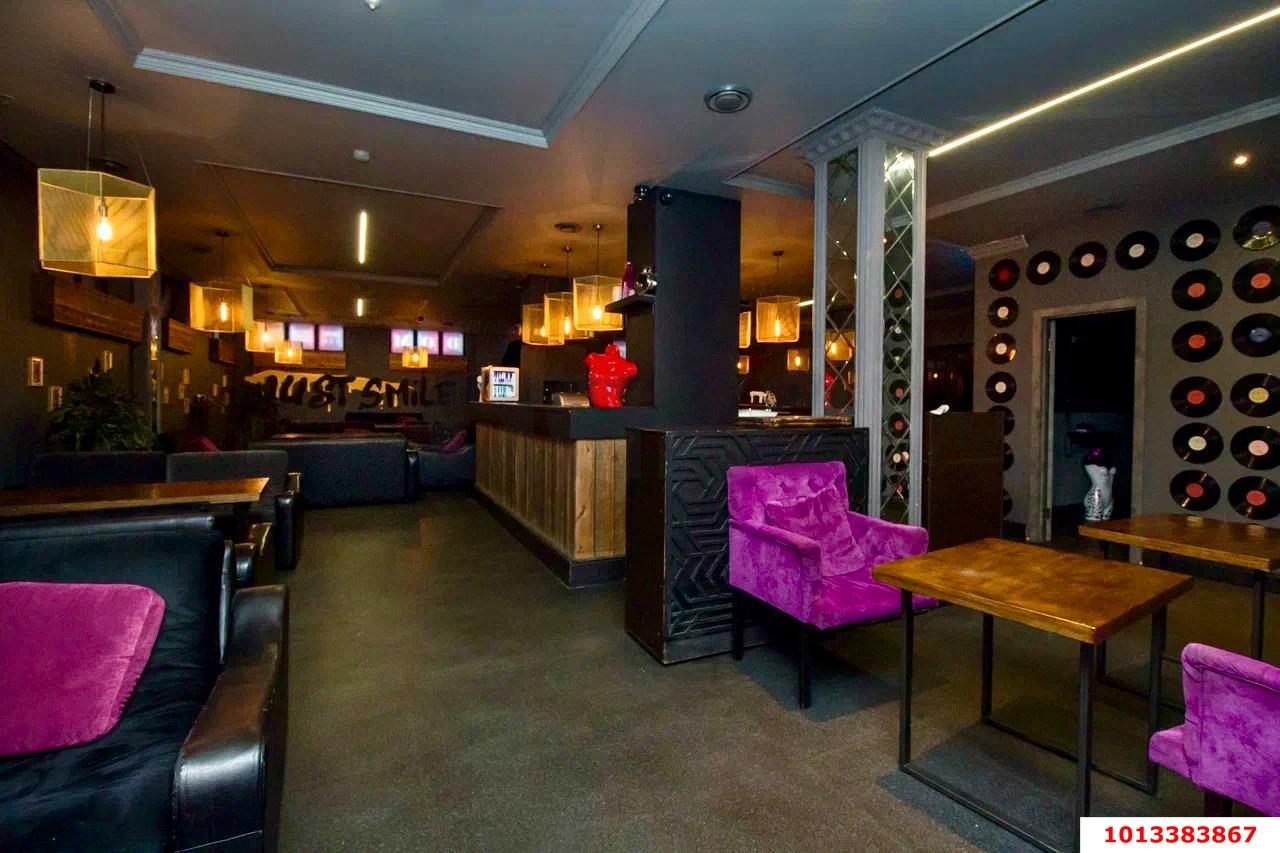 Фото №7: Торговое помещение 211 м² - Краснодар, Западный внутригородской округ, ул. Красных Партизан, 218