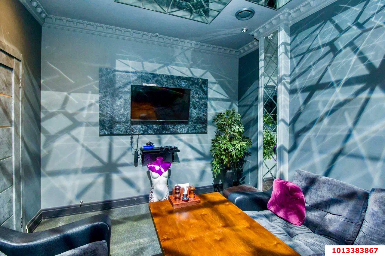 Фото №6: Торговое помещение 211 м² - Краснодар, Западный внутригородской округ, ул. Красных Партизан, 218