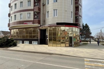 Фото №1: Торговое помещение 328 м² - Приморско-Ахтарск, ул. 50 лет Октября, 94