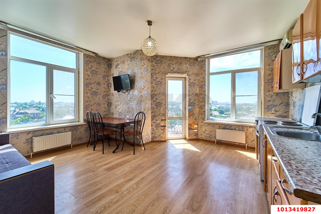 Фото №1: 2-комнатная квартира 57 м² - Краснодар, Прикубанский внутригородской округ, мкр. Новый, ул. 2-я Трудовая, 1