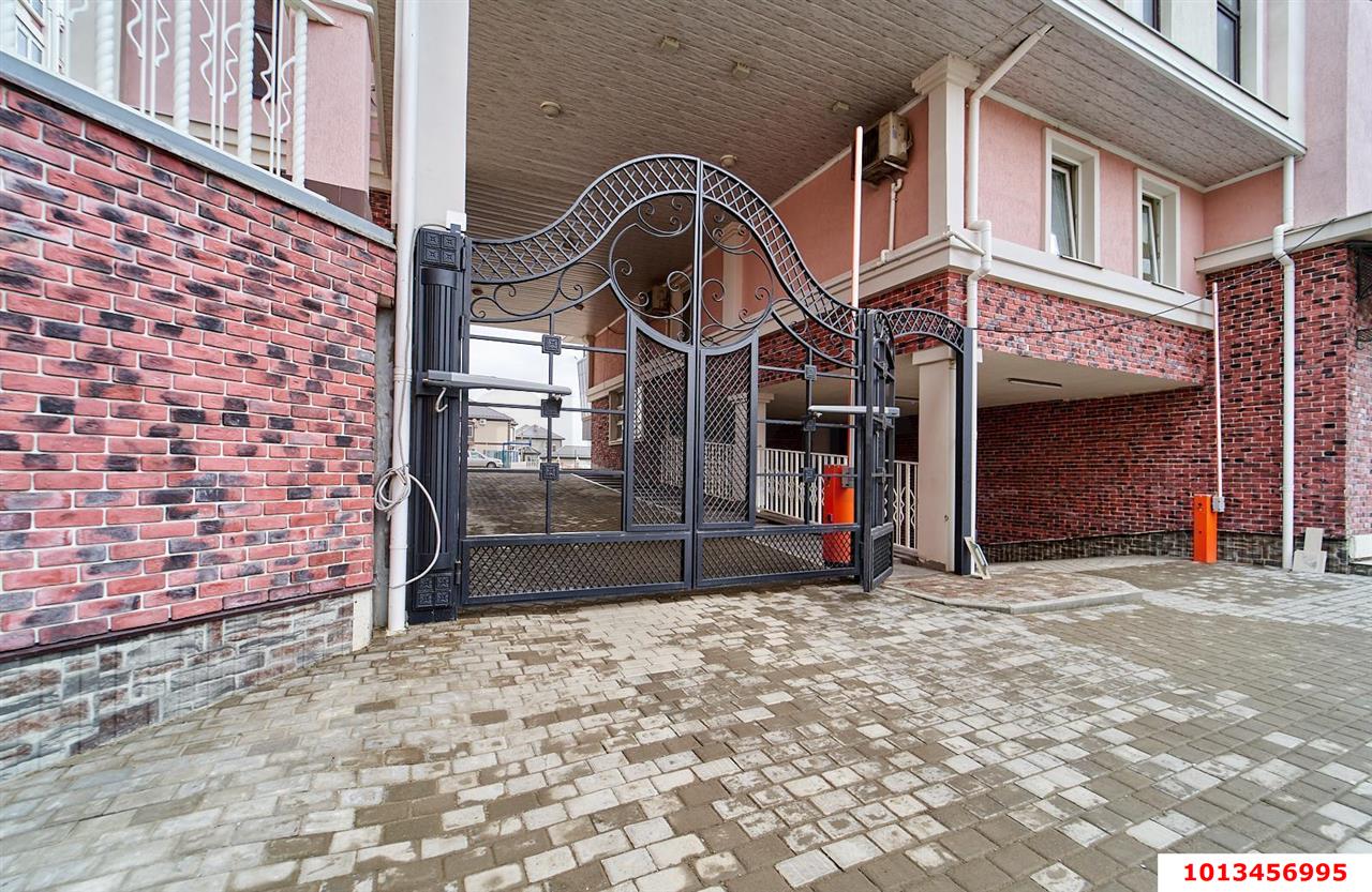 Фото №1: 1-комнатная квартира 42 м² - Краснодар, жилой комплекс Версаль, ул. Черниговская, 1