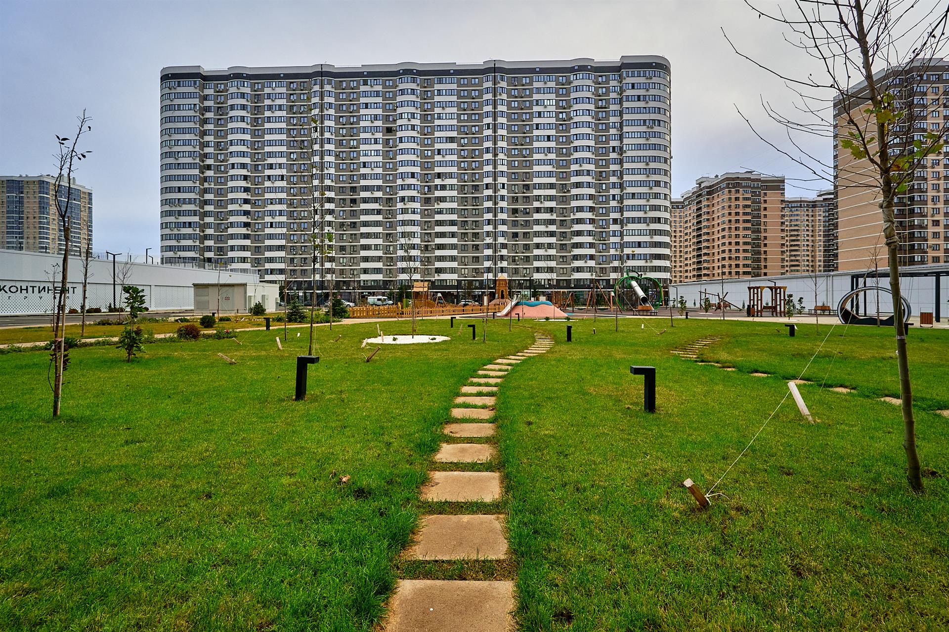 Фото №1: 2-комнатная квартира 52 м² - Краснодар, Прикубанский внутригородской округ, мкр. Россинского, б-р Адмиралтейский, 1