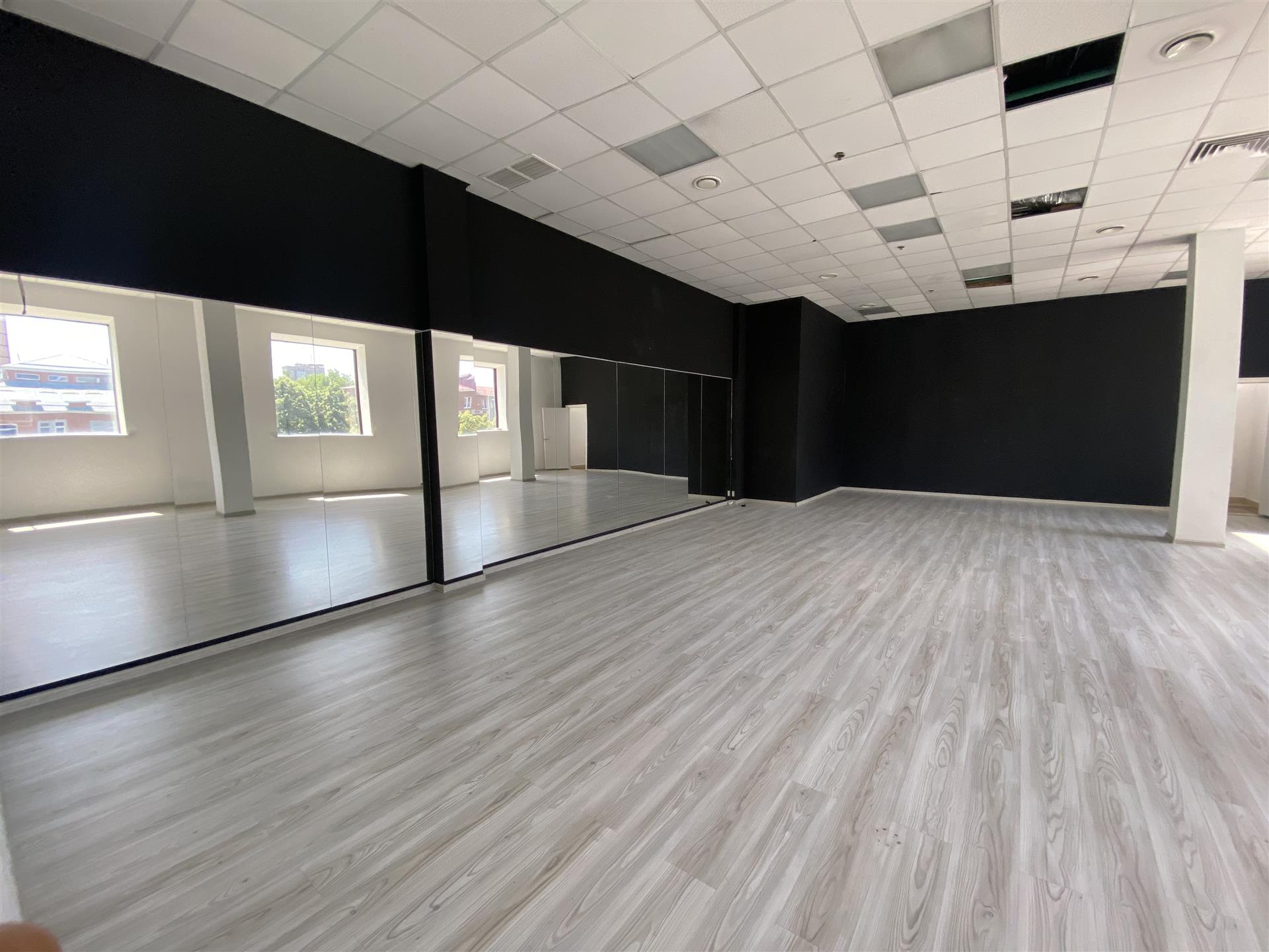 Фото №4: Коммерция 1014 м² - Краснодар, Фестивальный, мкр. Прикубанский внутригородской округ, ул. имени Тургенева, 189/6