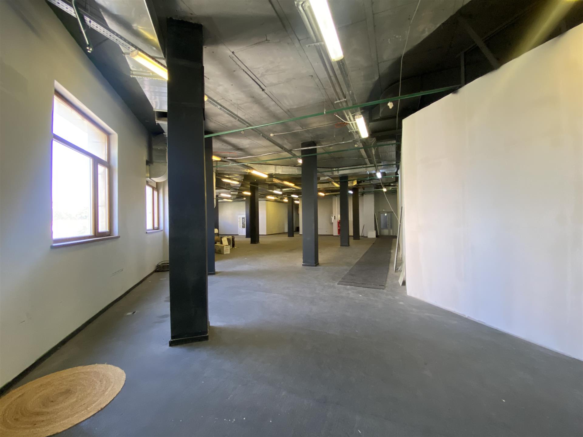 Фото №1: Коммерция 1014 м² - Краснодар, Фестивальный, мкр. Прикубанский внутригородской округ, ул. имени Тургенева, 189/6