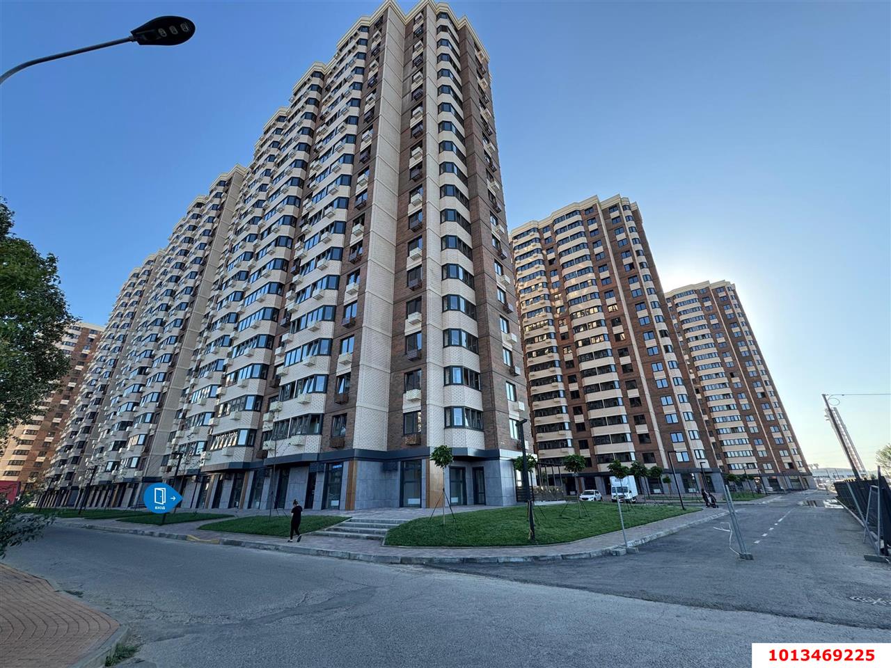 Фото №3: Торговое помещение <span class="whitespace-nowrap">50 м²</span>, <span class="whitespace-nowrap">1/19 эт.</span> - Краснодар, Прикубанский внутригородской округ, имени Петра Метальникова, мкр. ЖК Лучший, ул. Ростовское шоссе, 30/6к3