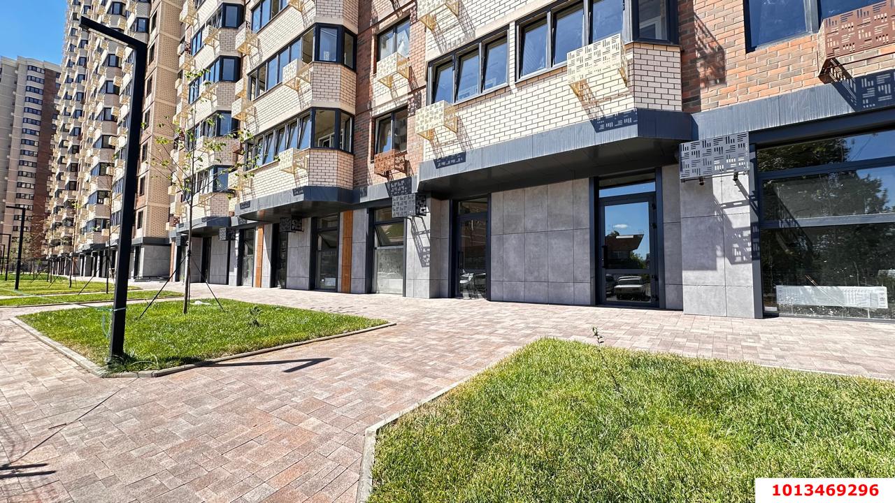 Фото №3: Торговое помещение 52 м² - Краснодар, жилой комплекс Лучший, 
