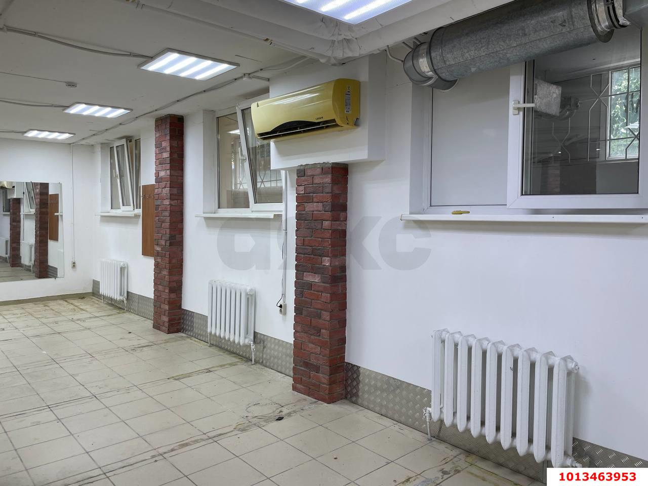Фото №2: Торговое помещение 220 м² - Краснодар, Фестивальный, ул. Атарбекова, 7