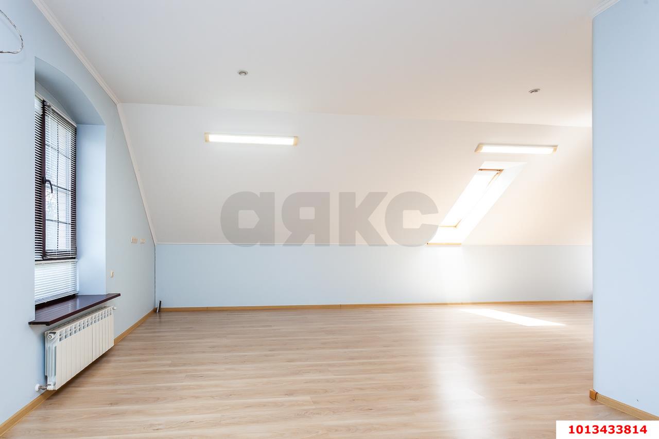 Фото №10: Дом 453 м² + 11.16 сот. - Краснодар, Прикубанский внутригородской округ, мкр. Северный, ул. Александра Берлизова, 38/1