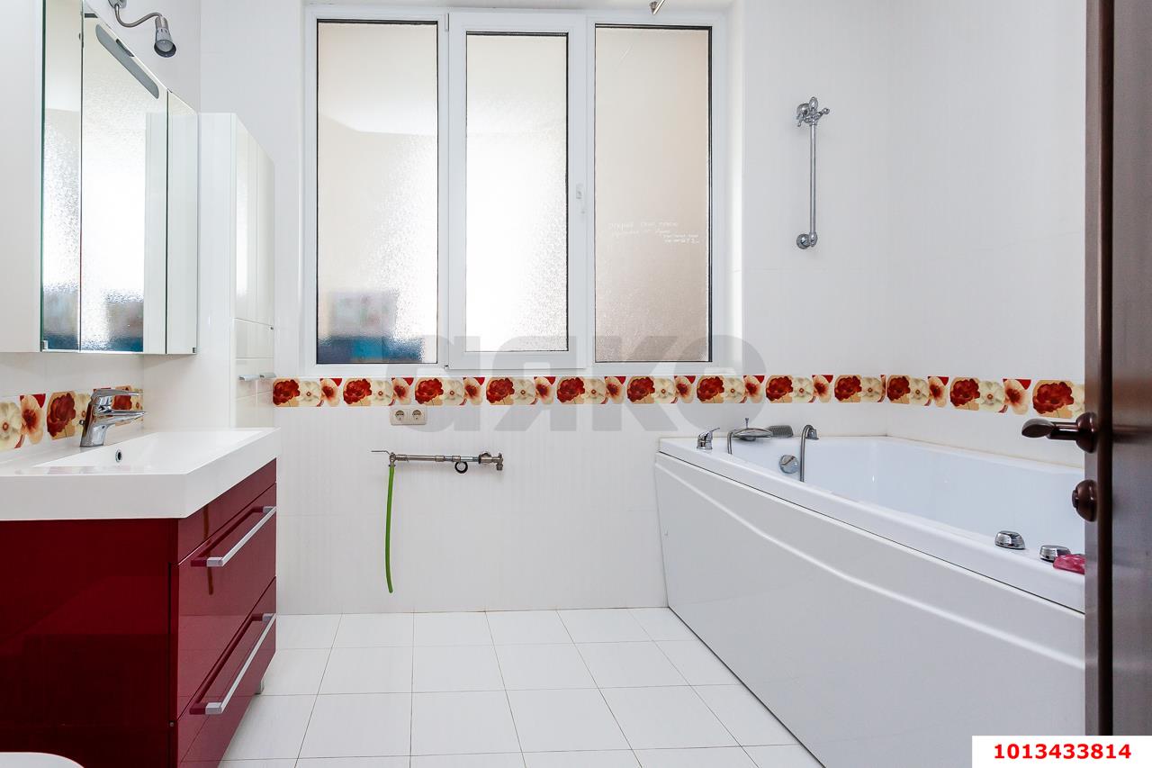 Фото №6: Дом 453 м² + 11.16 сот. - Краснодар, Прикубанский внутригородской округ, мкр. Северный, ул. Александра Берлизова, 38/1