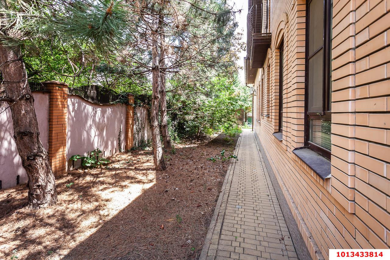 Фото №60: Дом 453 м² + 11.16 сот. - Краснодар, Прикубанский внутригородской округ, мкр. Северный, ул. Александра Берлизова, 38/1