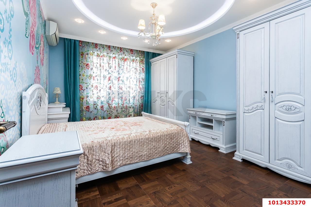 Фото №1: 4-комнатная квартира 114 м² - Краснодар, Кожзавод, мкр. Западный внутригородской округ, ул. Кожевенная, 54/1