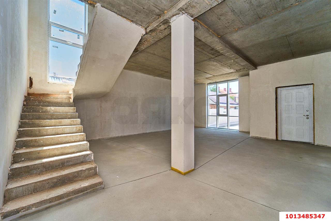 Фото №13: Дом 243 м² + 5.2 сот. - Краснодар, Центральный внутригородской округ, Западный внутригородской округ, мкр. Центральный, пр-д Краснодонский, 54