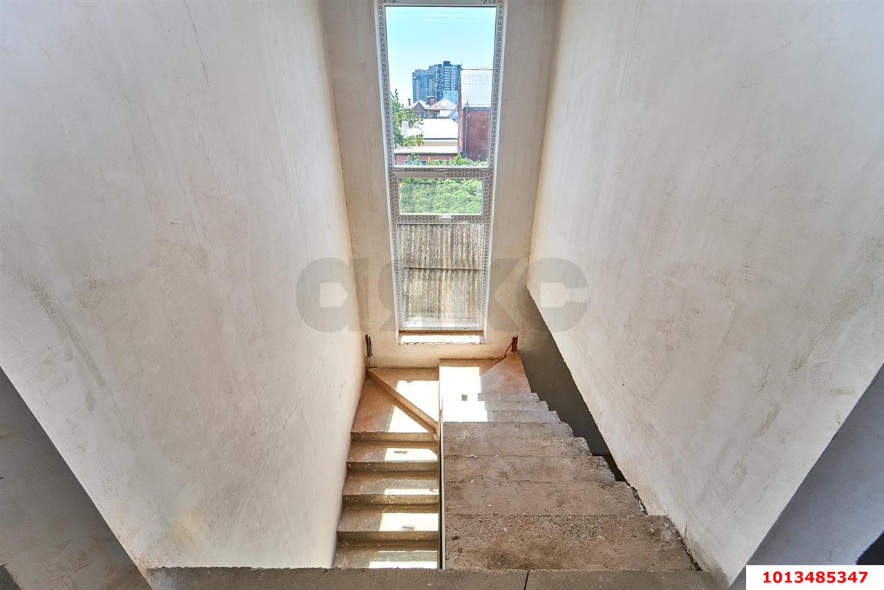 Фото №24: Дом 243 м² + 5.2 сот. - Краснодар, Центральный внутригородской округ, Западный внутригородской округ, мкр. Центральный, пр-д Краснодонский, 54