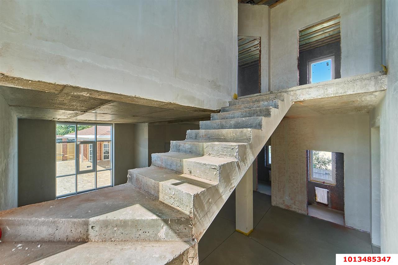 Фото №15: Дом 243 м² + 5.2 сот. - Краснодар, Центральный внутригородской округ, Западный внутригородской округ, мкр. Центральный, пр-д Краснодонский, 54