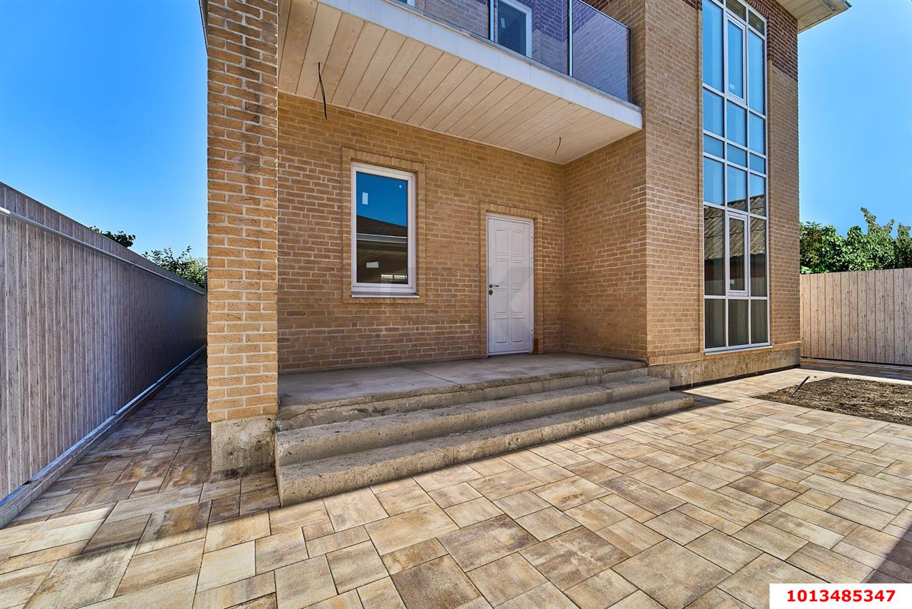 Фото №2: Дом 243 м² + 5.2 сот. - Краснодар, Центральный внутригородской округ, Западный внутригородской округ, мкр. Центральный, пр-д Краснодонский, 54