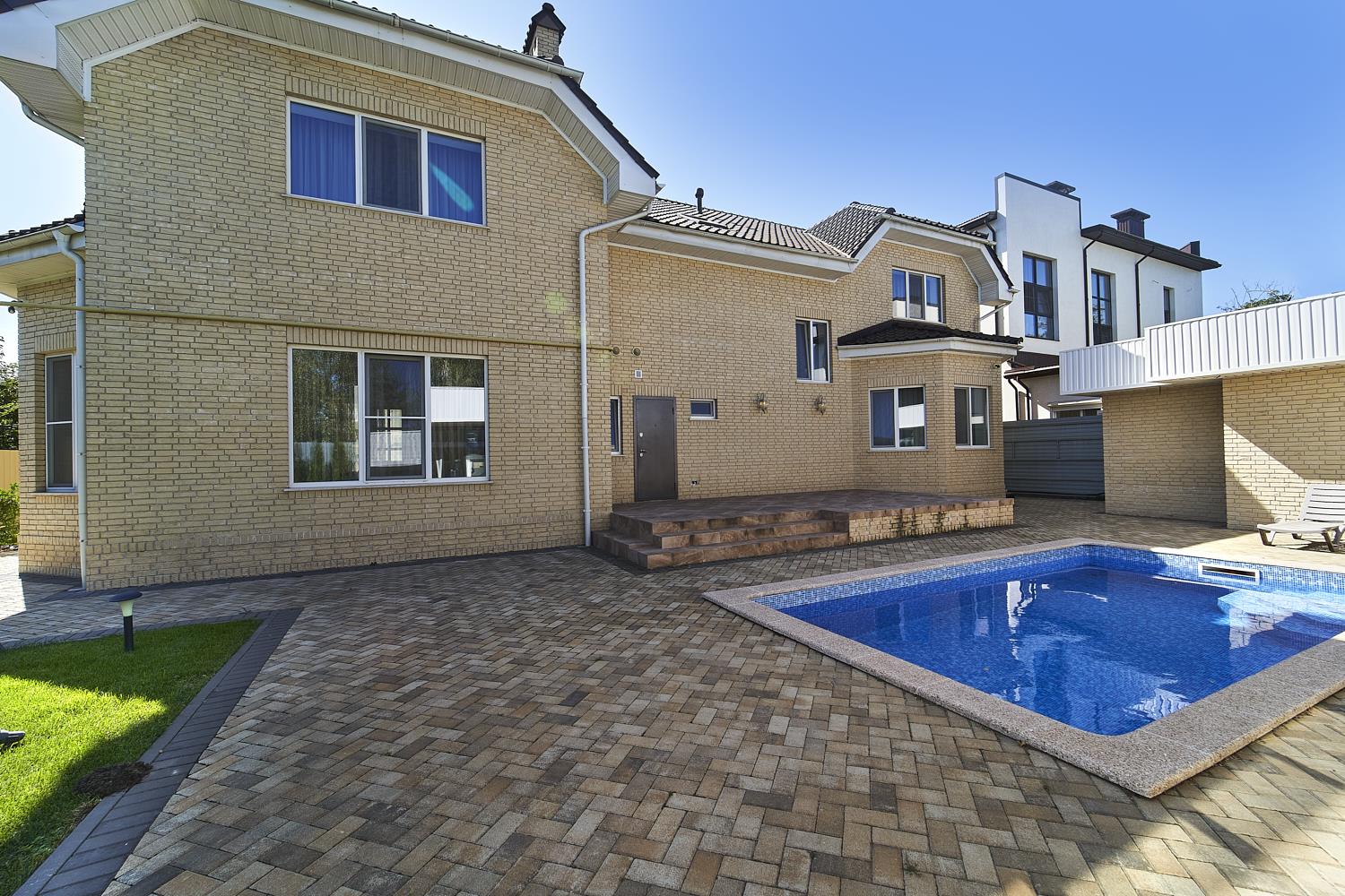 Фото №3: Дом 356 м² + 10 сот. - СНТ Пригород, мкр. Прикубанский внутригородской округ, ул. Атамана Гамалея, 191