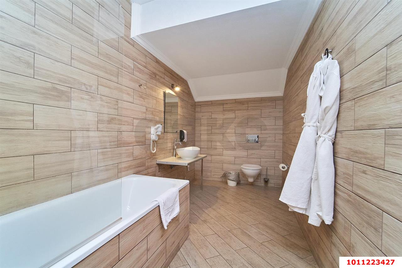 Фото №6: Дом 1573 м² + 17.3 сот. - Краснодар, Пашковский, ул. Леонида Лаврова, 73А