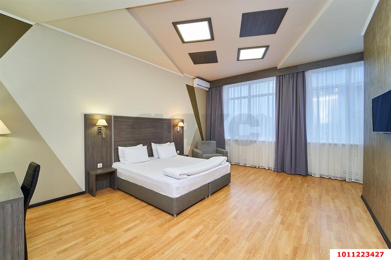 Фото №5: Дом 1573 м² + 17.3 сот. - Краснодар, Пашковский, ул. Леонида Лаврова, 73А