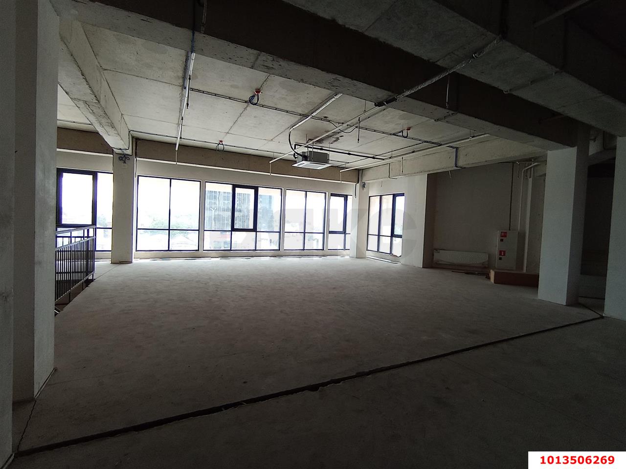 Фото №2: Торговое помещение 392 м² - Краснодар, жилой комплекс Девелопмент Плаза, ул. имени 40-летия Победы, 33Г