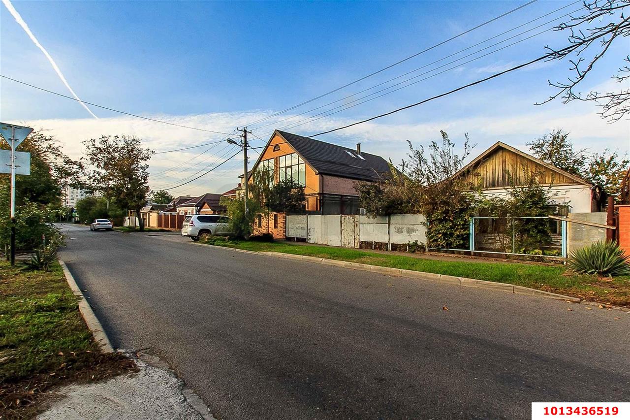 Фото №1: Дом 36 м² + 5.83 сот. - Краснодар, Центральный внутригородской округ, Западный внутригородской округ, мкр. Центральный, ул. Севастопольская, 49