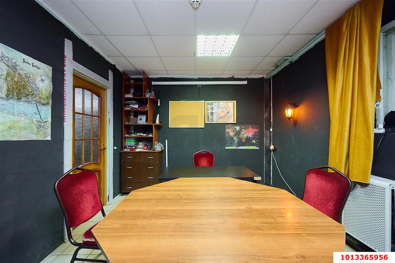 Фото №3: Торговое помещение 110 м² - Краснодар, 40 лет Победы, ул. имени 40-летия Победы, 56