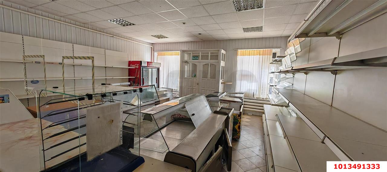 Фото №1: Отдельное здание 101 м² - Черноморский, ул. Юбилейная, 52-54