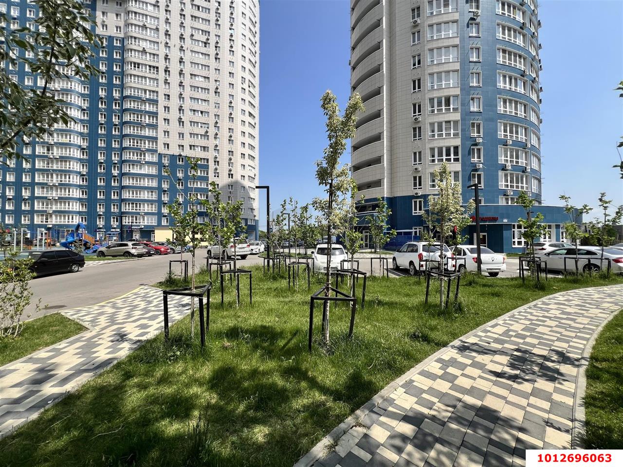 Фото №2: Торговое помещение 89 м² - Краснодар, жилой комплекс Фонтаны, ул. Воронежская, 47/11