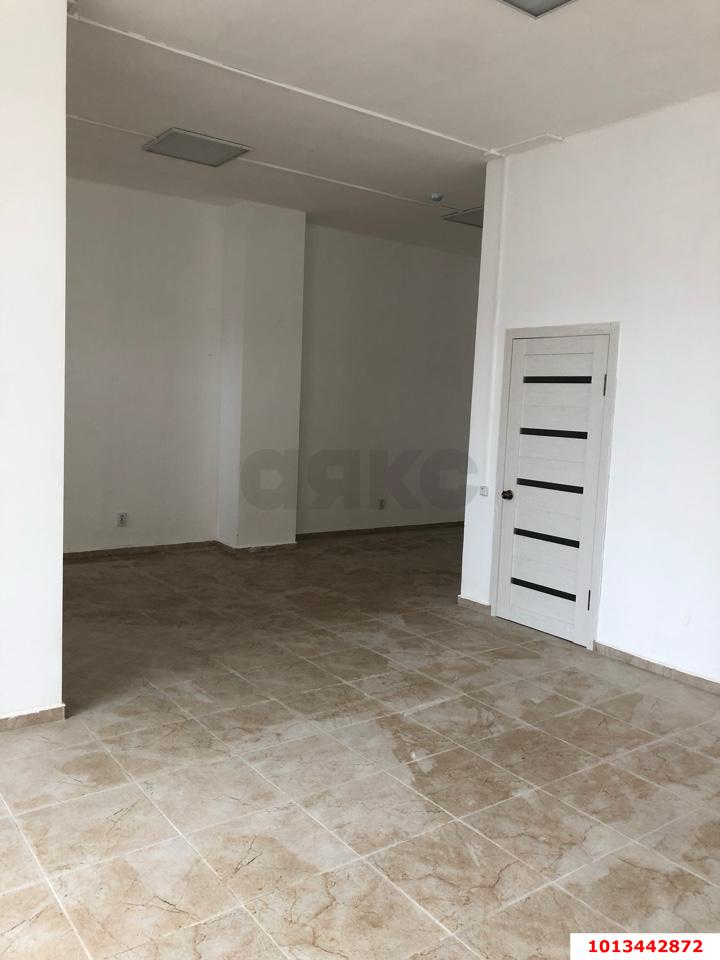 Фото №2: Торговое помещение 81 м² - Краснодар, жилой комплекс Дружный, ул. Адмирала Серебрякова, 3к2