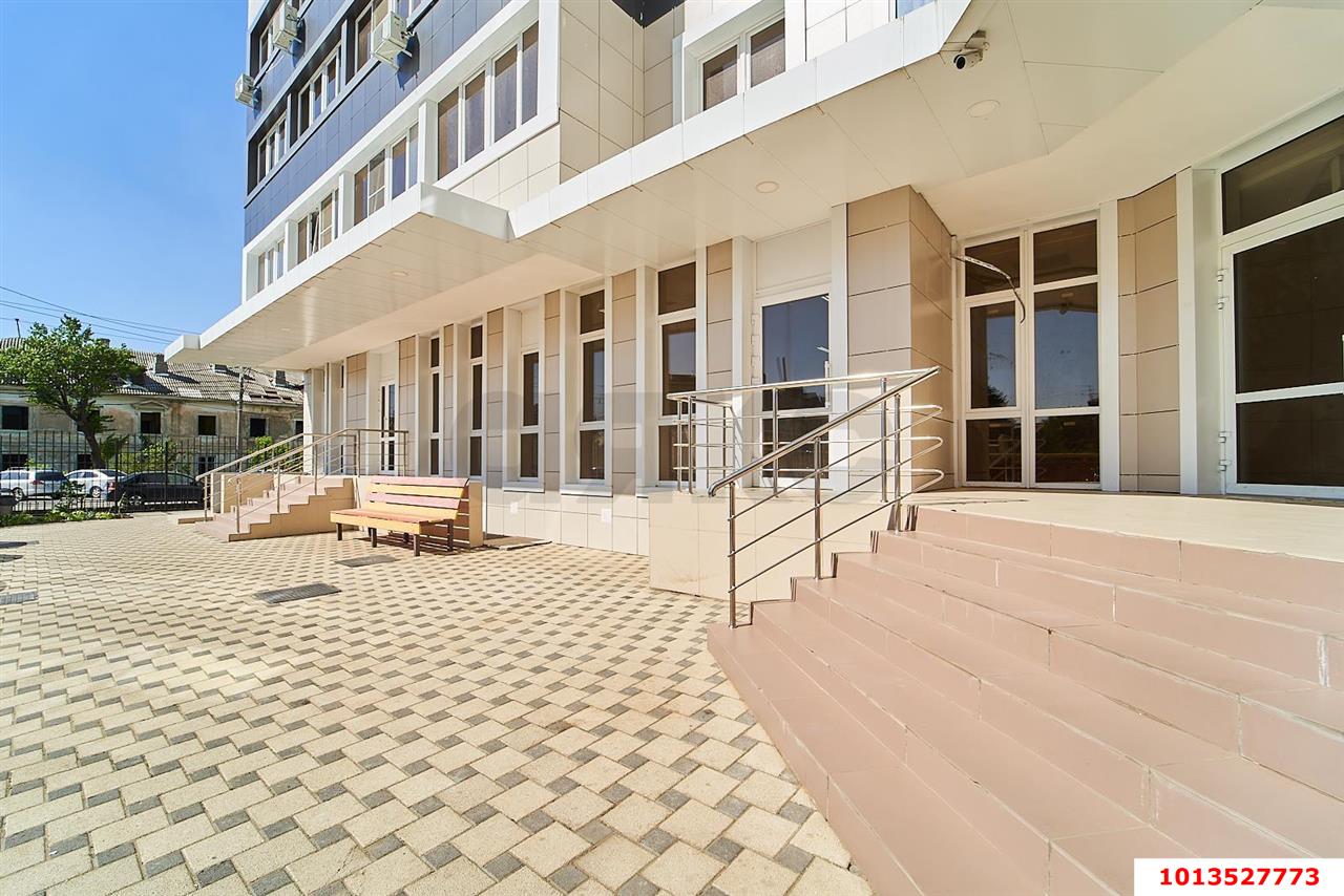 Фото №1: Торговое помещение 61 м² - Краснодар, жилой комплекс Статус, ул. Стасова, 10