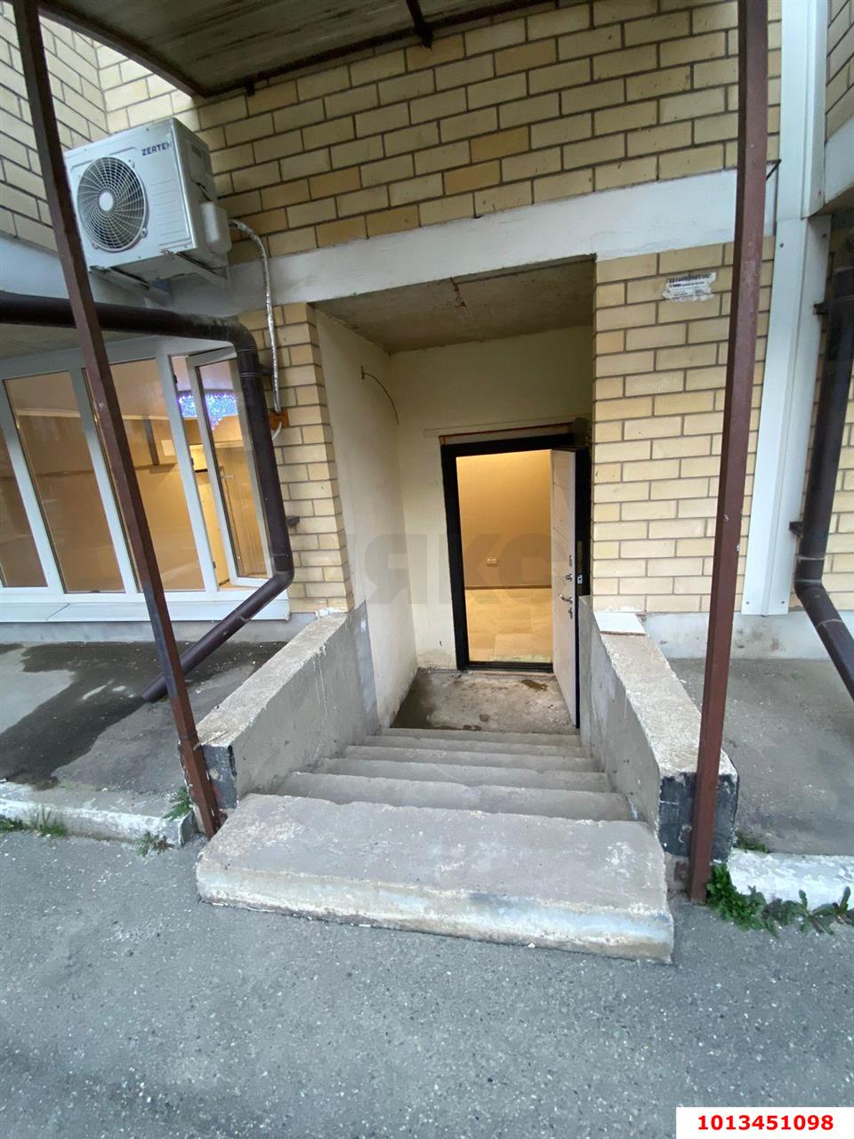 Фото №10: Торговое помещение 36 м² - Краснодар, ЖК Лучезарный, ул. Московская, 154к2