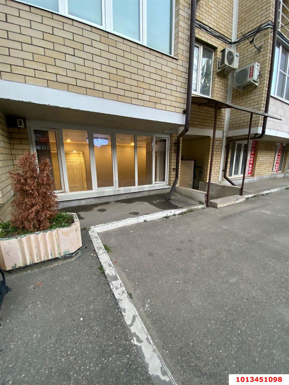 Фото №11: Коммерция 35 м² - Краснодар, Прикубанский внутригородской округ, Музыкальный, мкр. ЖК Лучезарный, ул. Московская, 154к2