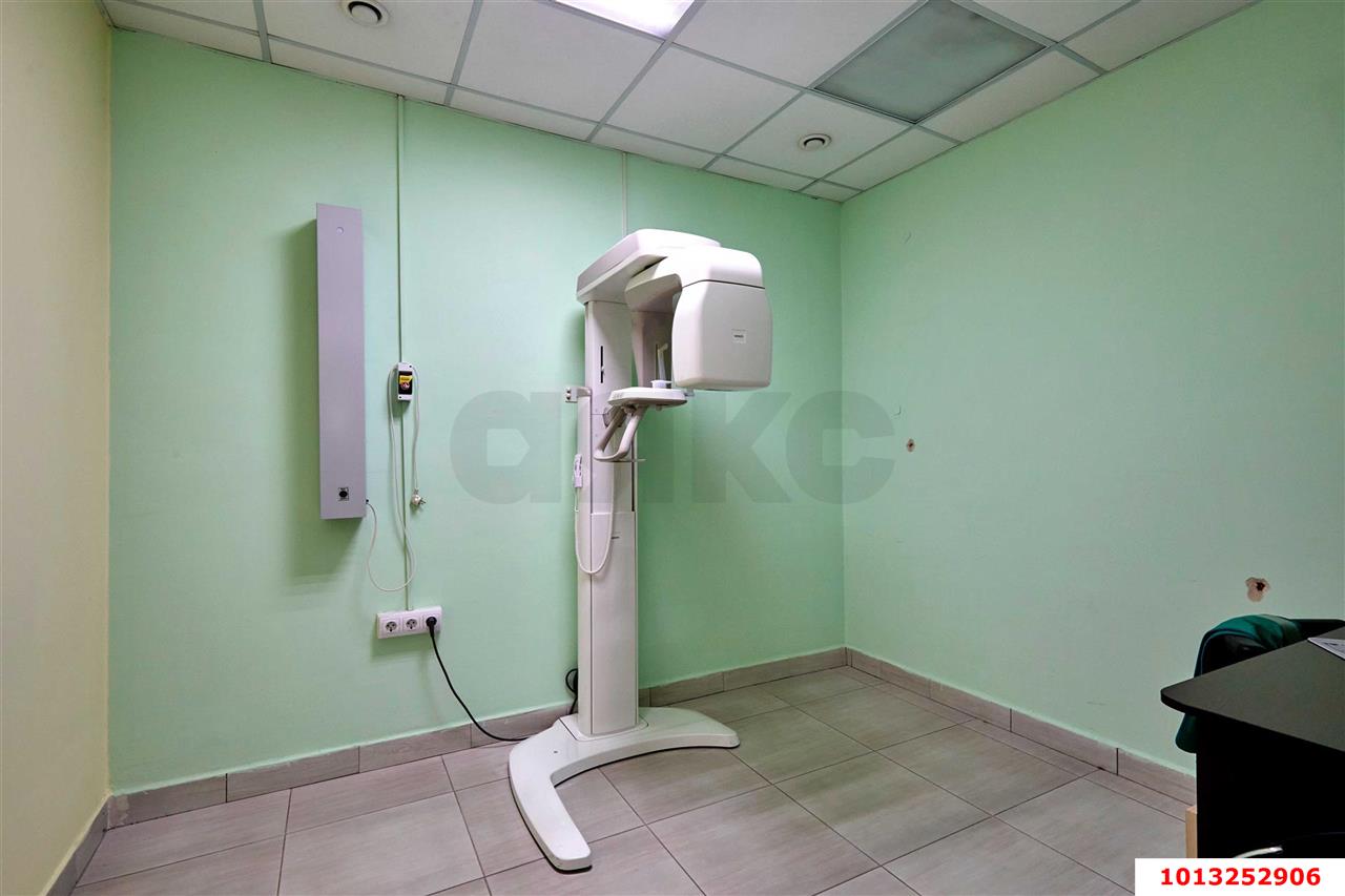 Фото №13: Торговое помещение 156 м² - Геленджик, пр-кт Геленджикский, 41