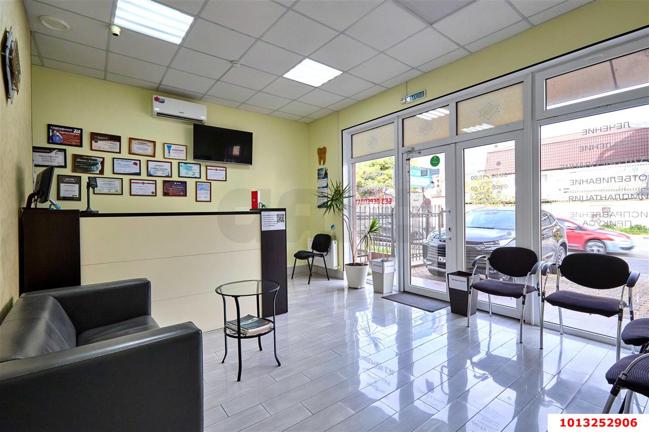 Фото №6: Торговое помещение 156 м² - Геленджик, пр-кт Геленджикский, 41