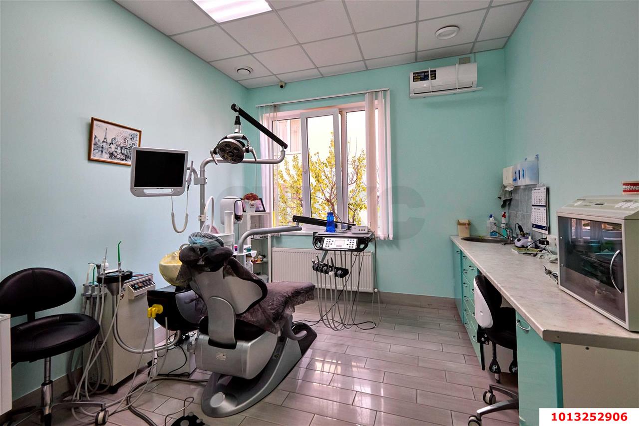 Фото №10: Торговое помещение 156 м² - Геленджик, пр-кт Геленджикский, 41