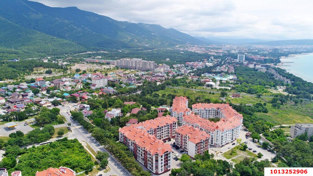 Фото №1: Торговое помещение 156 м² - Геленджик, жилой комплекс Созвездие, пр-кт Геленджикский, 4В