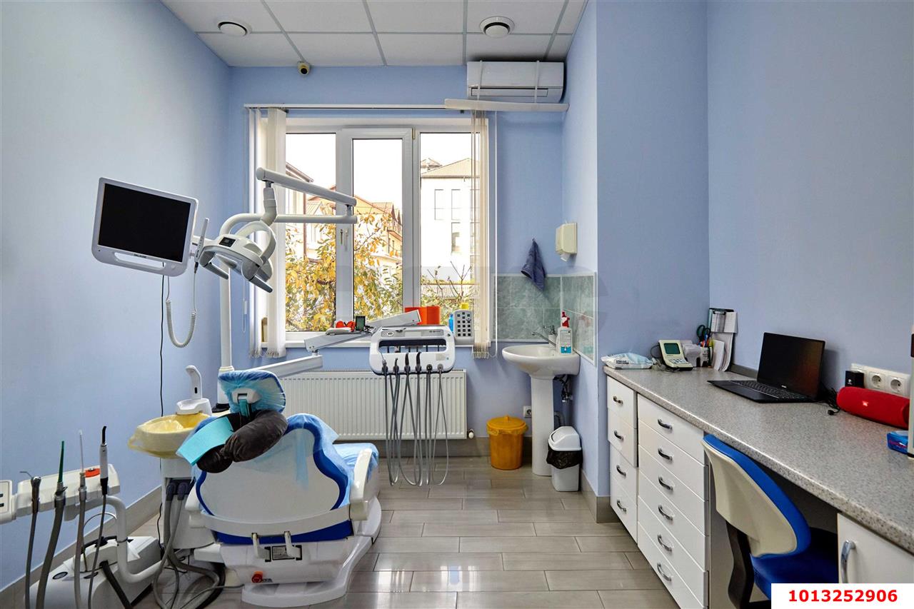 Фото №8: Торговое помещение 156 м² - Геленджик, пр-кт Геленджикский, 41