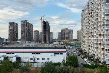 Фото №1: 2-комнатная квартира 77 м² - Краснодар, мкр. жилой комплекс Лучезарный, ул. Московская, 158/3