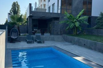 Фото №1: Дом 350 м² - Сочи, мкр. Новый Сочи, ул. Цюрупы, 38