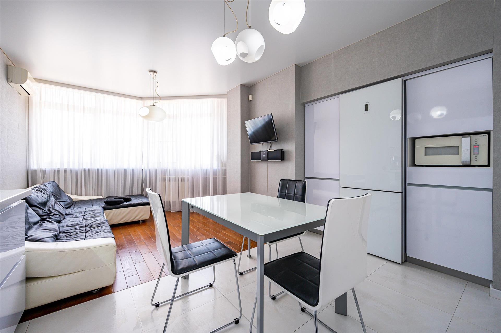 Фото №4: 2-комнатная квартира 81 м² - Краснодар, Школьный, Круглик, мкр. Прикубанский внутригородской округ, ул. Филатова, 19/1