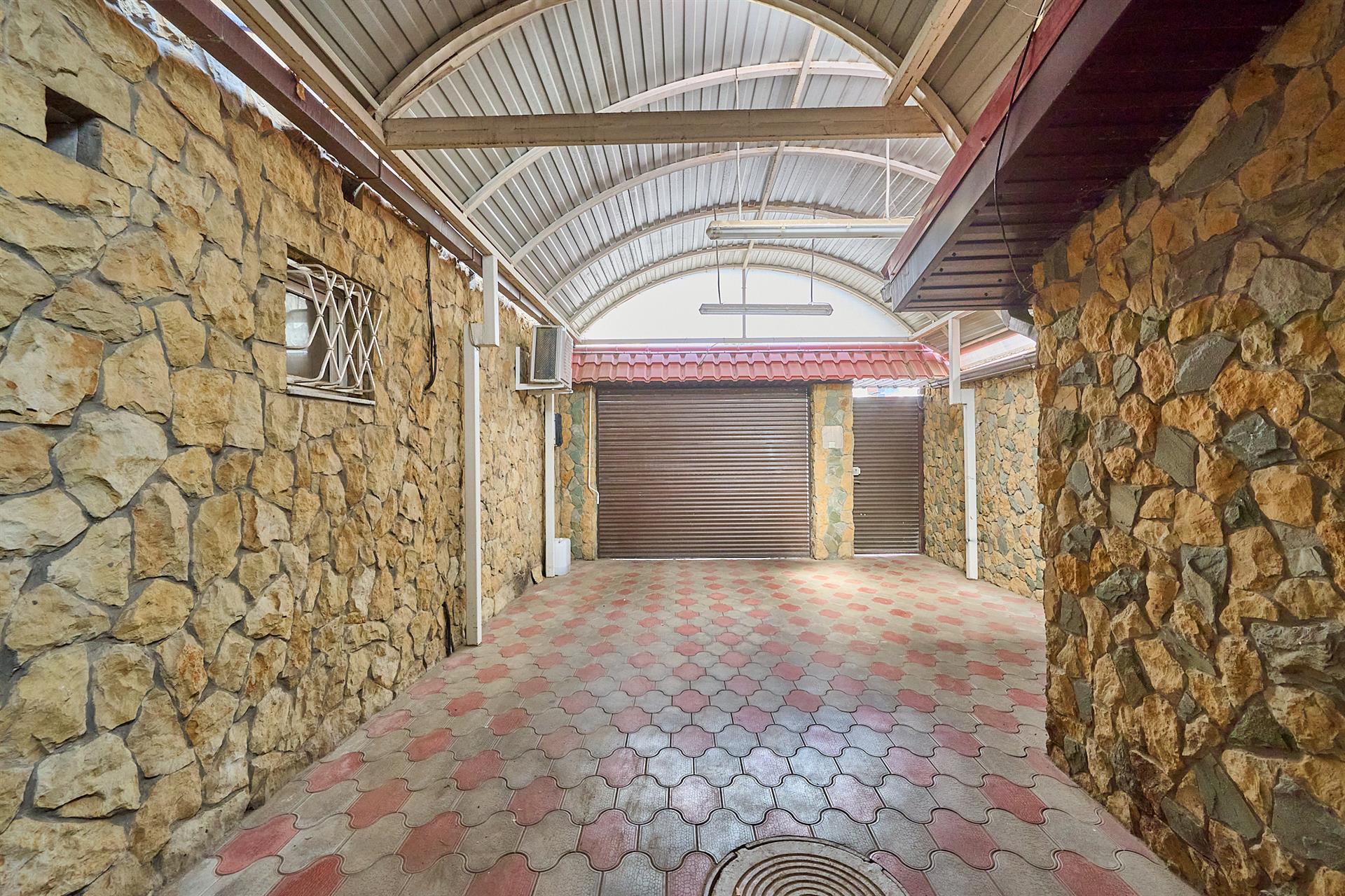 Фото №13: Дом 241 м² + 4.03 сот. - Краснодар, мкр. Западный внутригородской округ, ул. Красных Партизан, 166