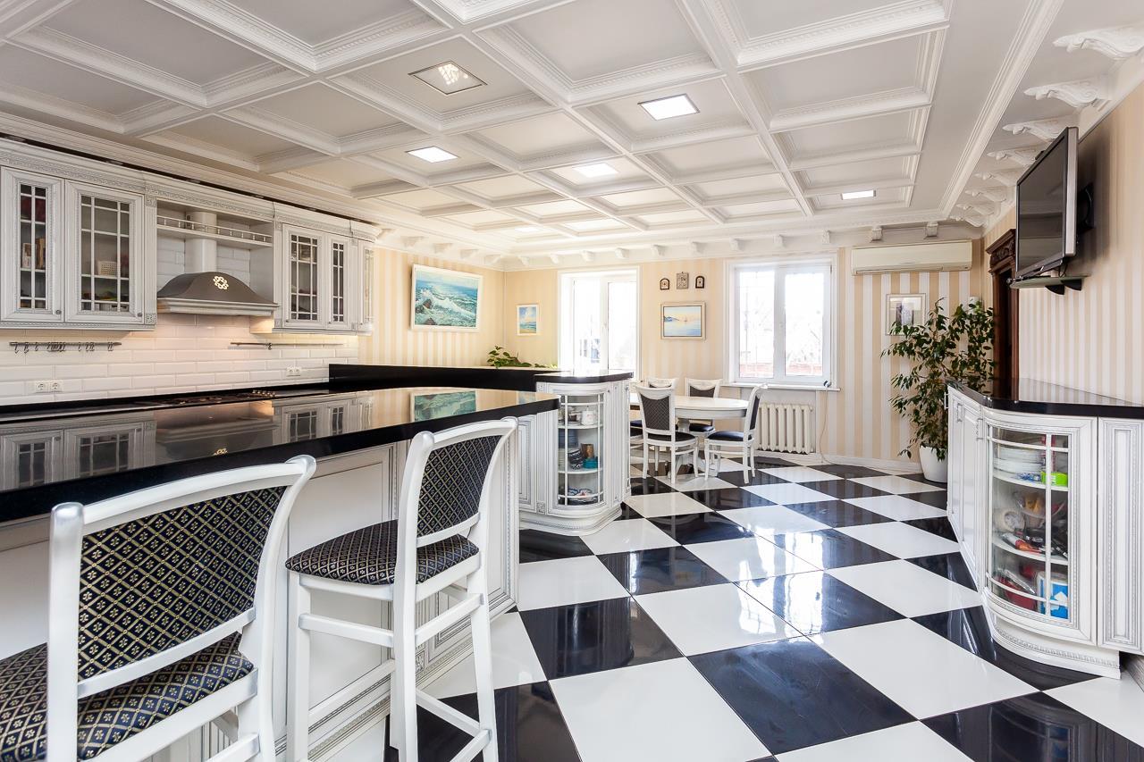 Фото №2: Дом 798 м² + 8.18 сот. - Краснодар, Прикубанский внутригородской округ, Завод Радиоизмерительных Приборов, п. Калинино, ул. Астраханская, 2