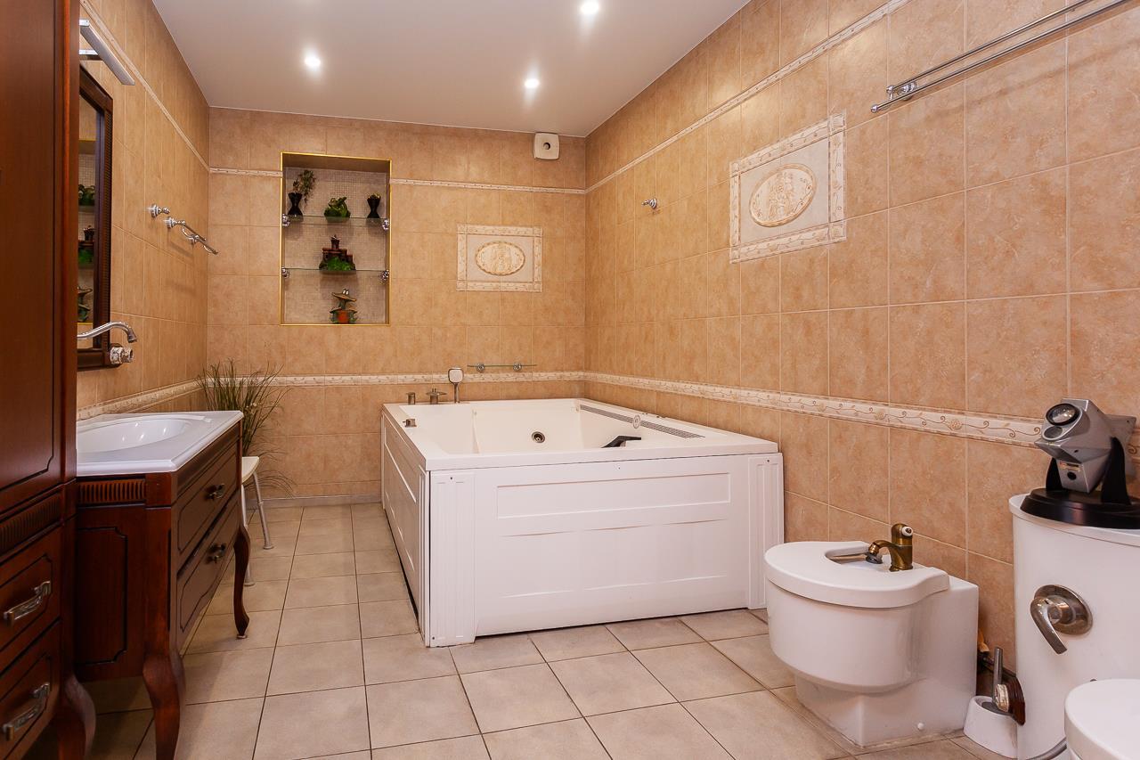 Фото №16: Дом 798 м² + 8.18 сот. - Краснодар, Прикубанский внутригородской округ, Завод Радиоизмерительных Приборов, п. Калинино, ул. Астраханская, 2