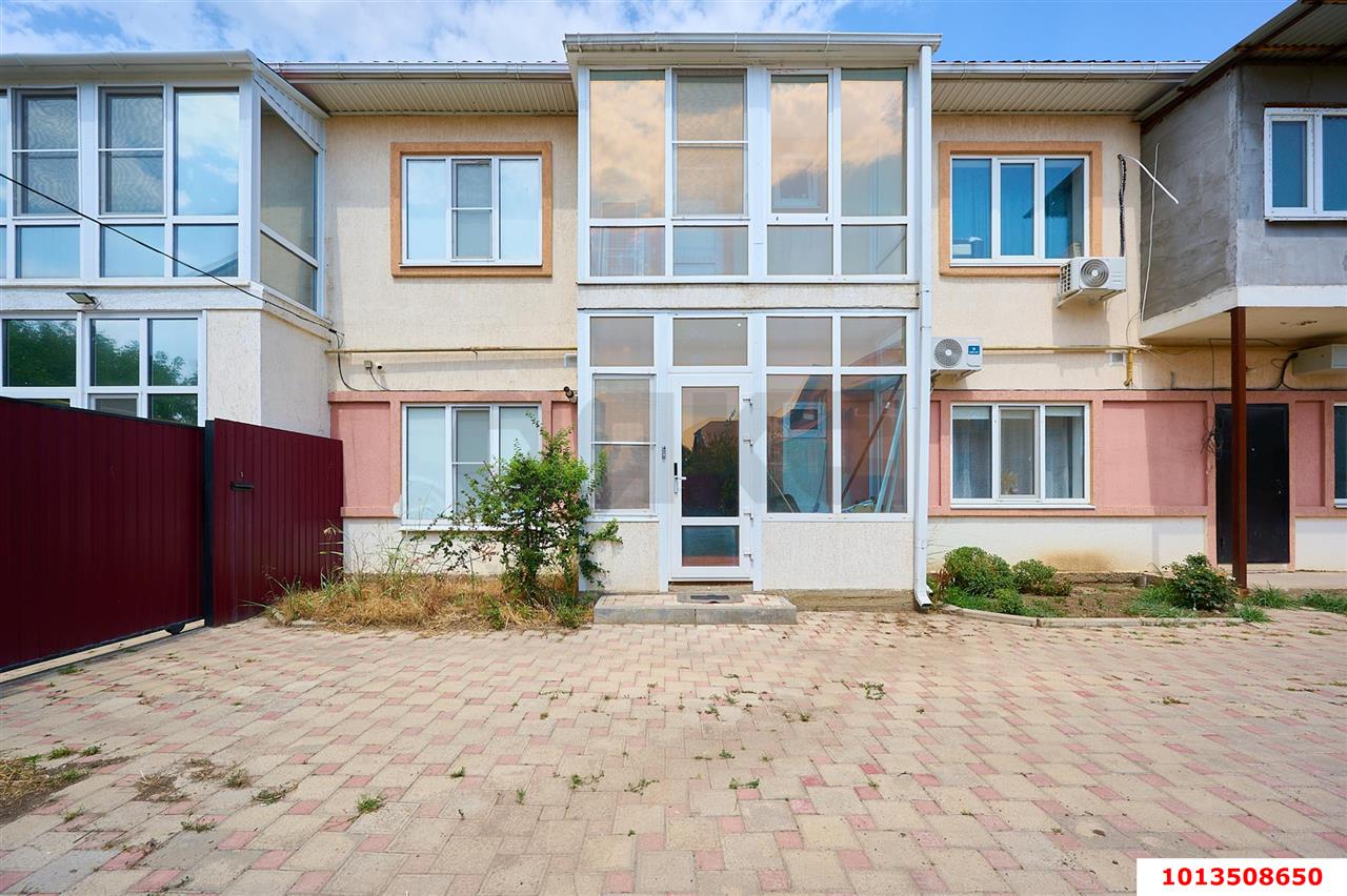 Фото №1: 3-комнатная квартира 130 м² - Краснодар, Завод Радиоизмерительных Приборов, ул. Кадетская, 38/1