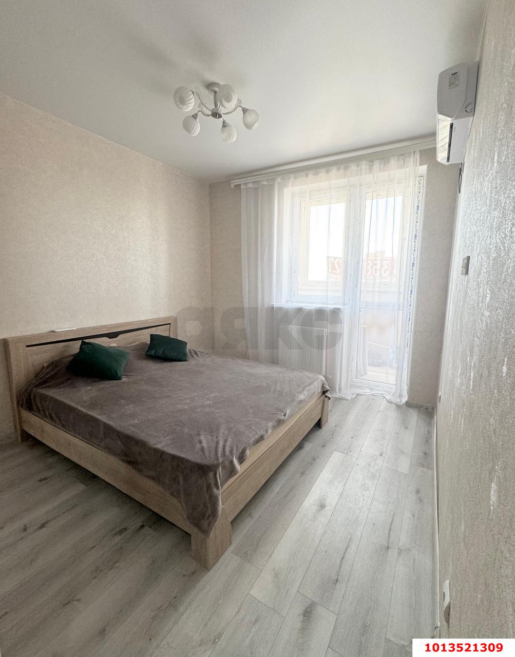 Фото №1: 1-комнатная квартира 37 м² - Краснодар, жилой комплекс Смородина, ул. Владимира Жириновского, 1к4