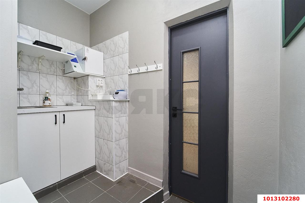 Фото №10: Торговое помещение 88 м² - Краснодар, Юбилейный, б-р Клары Лучко, 8