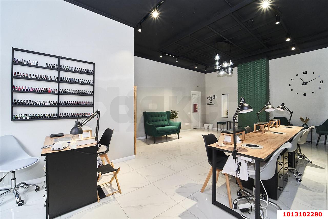 Фото №2: Торговое помещение 88 м² - Краснодар, Юбилейный, б-р Клары Лучко, 8